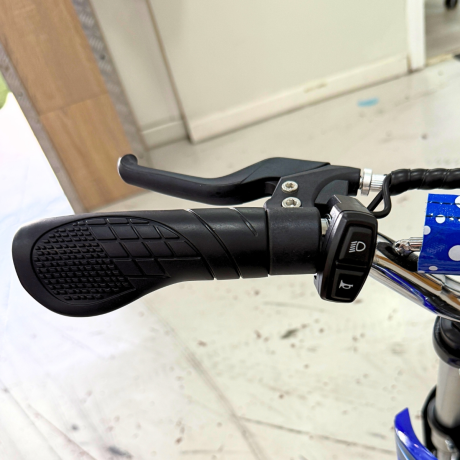 MINICROSS ELÉCTRICA R8 350W 36V FURIOUS BLUETOOTH